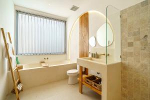 4-bd villa 3 min from Balangan beach with rooftop