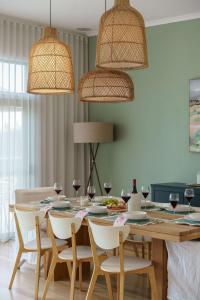 Coastal Luxe - Main St Beach Kids Cubby & Swings