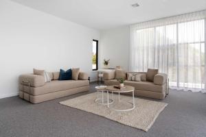 Poolside Luxury Villa - Solar Pool Beach 3min