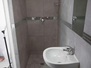 Lyronne Guest house, Shuttle and Tours