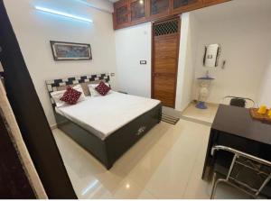 Hotal Shree Rameshwaram Ayodhya Dham Nearby Temple