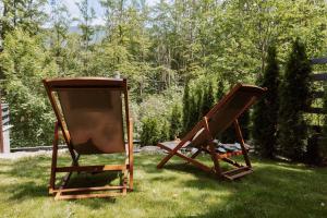 Forest Villa - Entire Floor with Balcony & Mountain View