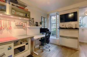 Lovely studio in the very heart of Montmartre