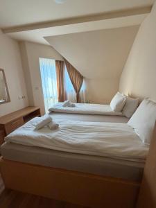 PM Services Royal Plaza Apartments