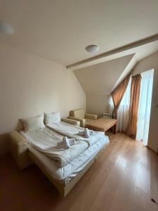 PM Services Royal Plaza Apartments