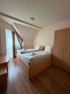 PM Services Royal Plaza Apartments