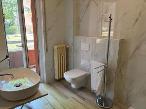 Casa Monterosa near Stations and City Center