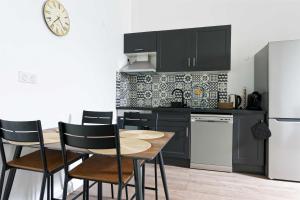 Villa Napoléon - Apparthôtels au coeur dAutun - Contact Hôtels