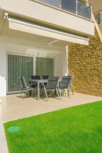 Nikiti Pure Modern New Build Apartment