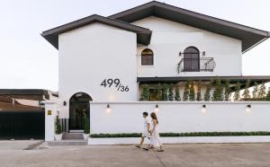 Zenzio Glass Pool Villa - Chiangmai