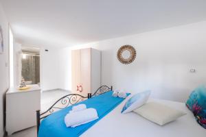 Elenya Garden Retreat