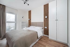 Srebrzyńska Superior Apartment by BookingHost