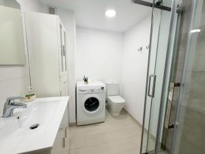 Oasis urbano con piscina by beBalmy