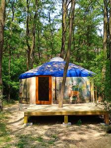 Jurta Na Skraju Lasu