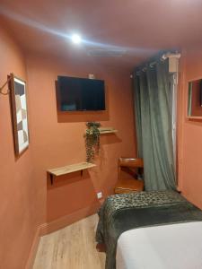 Hotel de La Comédie - Place De La Comédie-indépendant