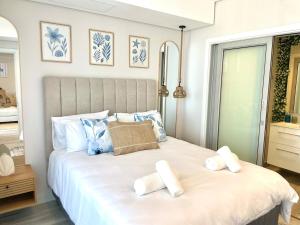 Shoreline Luxe Suite