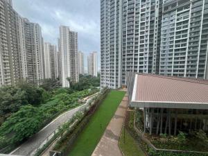 A quiet and cozy getaway in Thane!