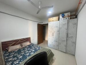 A quiet and cozy getaway in Thane!