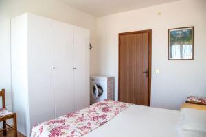 Downtown apartment by the beach