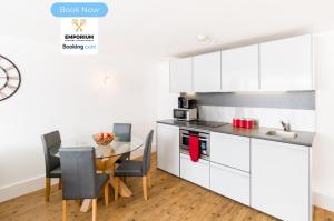 Brindley 2BDR Apartment By Emporium Property Management Short Lets & Serviced Accommodation Birmingham On The 15th Floor Offering Panoramic City Views With Free WiFi