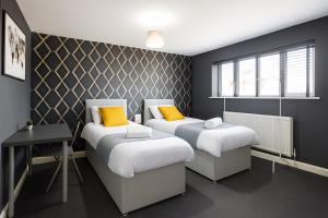 Christmas Special,5BDR,Sleeps 12, Near City,FREE Parking, Pets OK