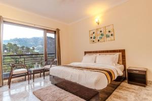 Exotic Stays I 3 Bedroom Villa With Open Air Lawn & BBQ l Bonfire l Kasauli