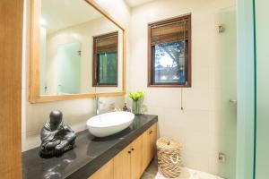 Luxury 5-Bedrooms Private Pool Villa Ungasan Bali