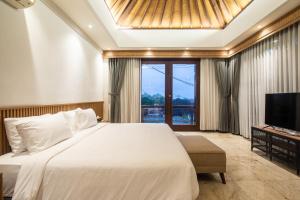 Luxury 5-Bedrooms Private Pool Villa Ungasan Bali
