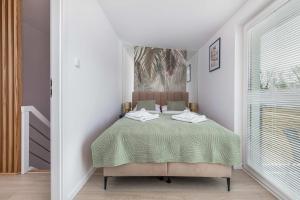 Świnoujście Cozy Apartment with Parking & Terrace by Noclegi Renters