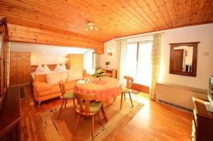 Pension Mozart by Skilink Winter