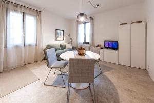 HouSmart Montanara 606-4