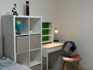 Splash of Vivid- Secluded Cheerful nest by Station -1min walk - Shared bathroom with ONLY ONE other room