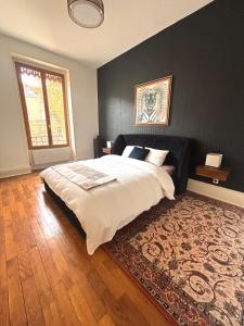 Haussmannian apartment-Close metro