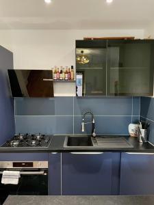 Haussmannian apartment-Close metro