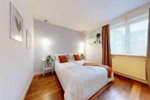 Modern Living Apartment With Garden and Parking