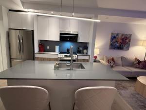 Spotless modern & bright 1 BR in North End Halifax