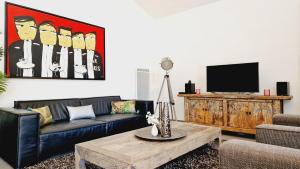 Villa 09, piscine chauffée 8 personnes à 2 pas de locéan