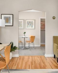 Modern & Pet Friendly in Kenny – Unit 3