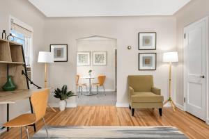 Modern & Pet Friendly in Kenny – Unit 3