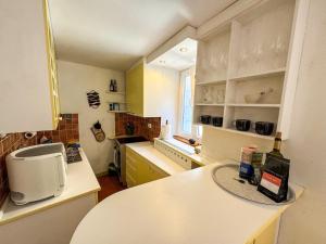 House With Terrace By The Sea