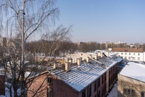 Brand-New Top Floor Studio - Trendy Area