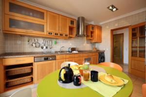 B80 - Gideon Albasol 2 Bed Apartment in Lagos