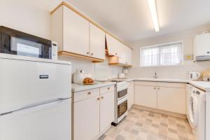 3 Bed in Torquay oc-h28551