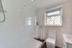 3 Bed in Torquay oc-h28551