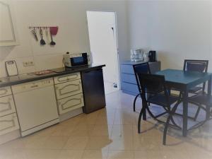 BoLA Ferienwohnung 7 Hamburg-Wandsbek 2 Betten, Küche, Bad