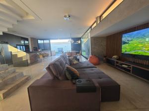 casa com piscina e hidro bem localizada