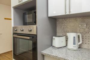 B82 - Albinos Flat in Lagos