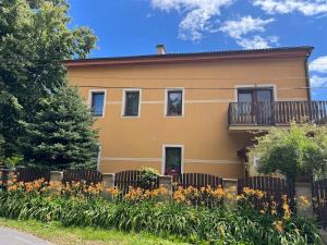 Podkrovní byt nedaleko Klínovce