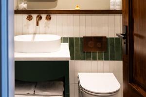 Longlands Inn & Cottages