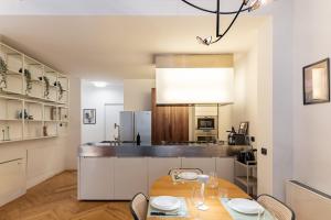 Modern Loft with Projector e Private Garden, Central Station